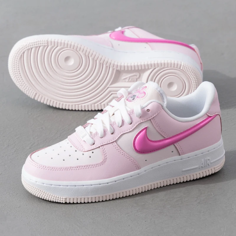 trendy women’s sneakers