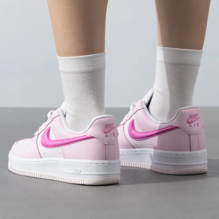 Essential Women’s Sneakers in 2024