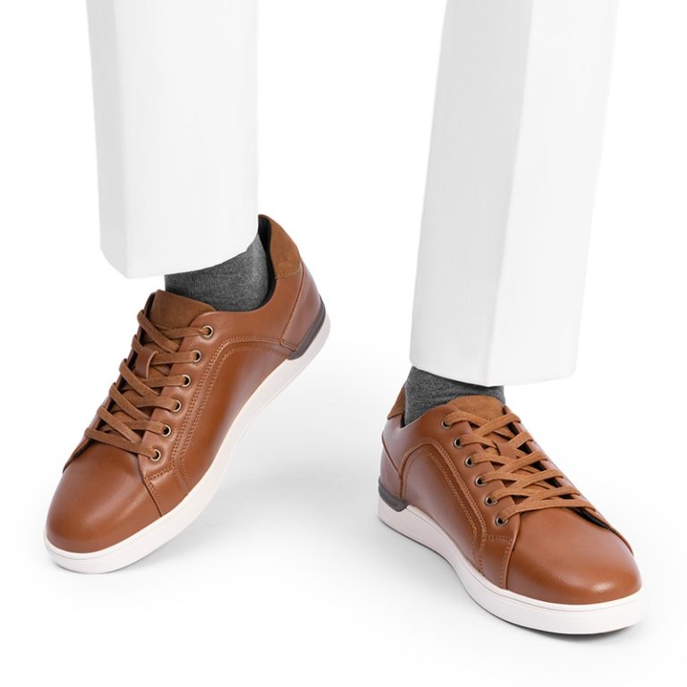 How to Dress Pants With Sneakers Effortlessly