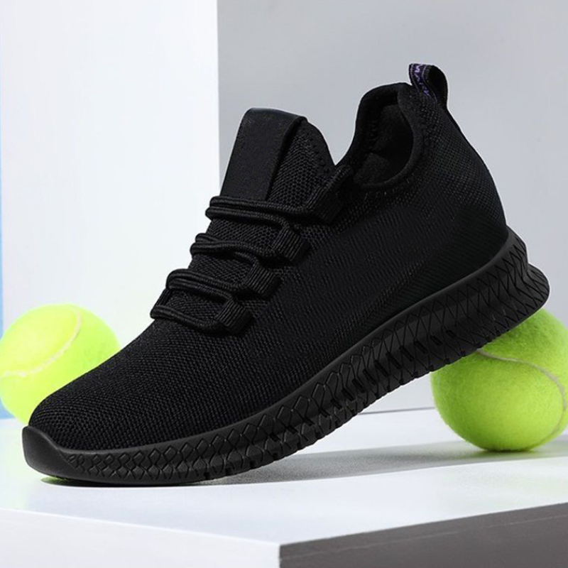 all black tennis shoes